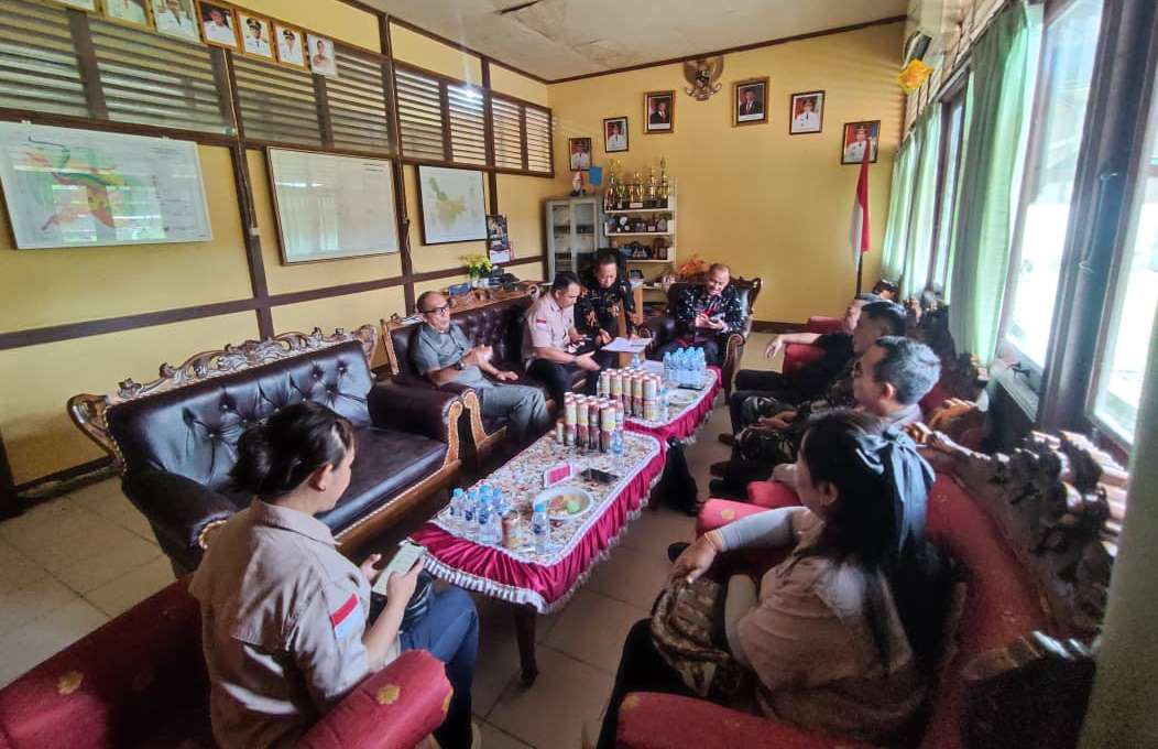 Kawal Hasil Mediasi Warga dan PT MKS, DPRD Dan Kapolsek Sekayam Tegaskan Stabilitas Kamtibmas